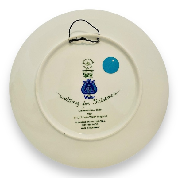 Collector Plate Joan Walsh Anglund vintage Christmas plates. Christmas Decor - Picture 3 of 9